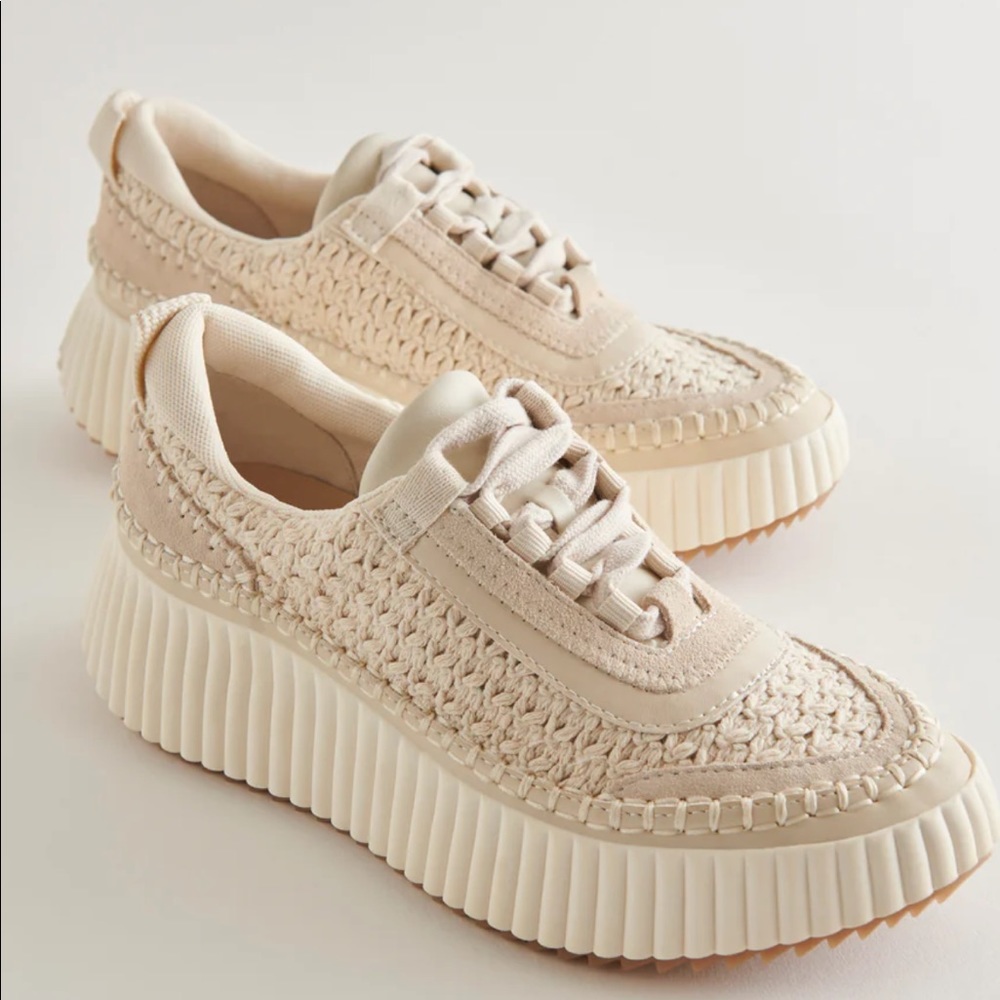 NWT Dolce Vita Dolen Sneakers
